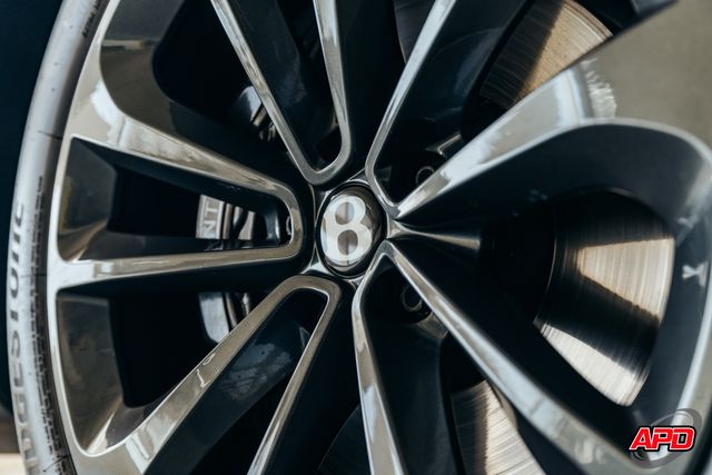 2017 Bentley Bentayga W12 Rear Seat Pkg 2017 Bentley Bentayga W12 Rear Seat Pkg