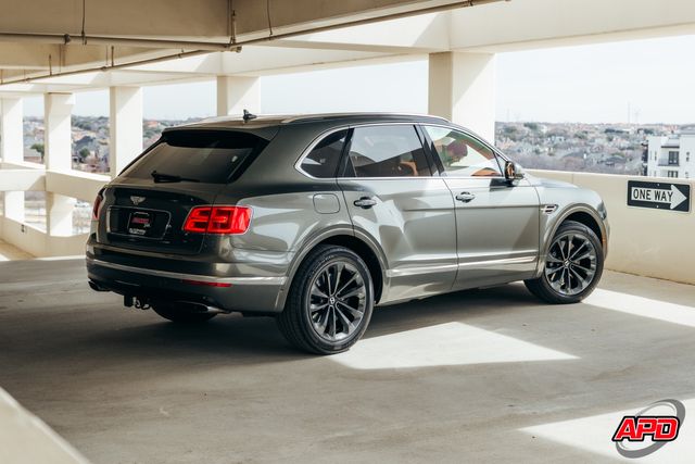 2017 Bentley Bentayga W12 Rear Seat Pkg