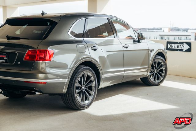 2017 Bentley Bentayga W12 Rear Seat Pkg 2017 Bentley Bentayga W12 Rear Seat Pkg