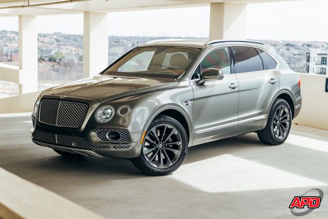 2017 Bentley Bentayga W12 Rear Seat Pkg 2017 Bentley Bentayga W12 Rear Seat Pkg