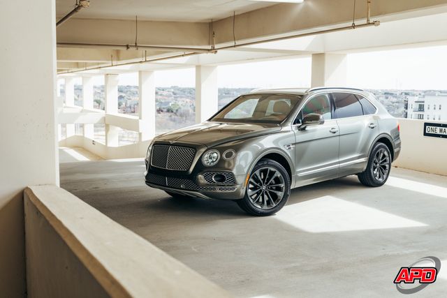 2017 Bentley Bentayga W12 Rear Seat Pkg 2017 Bentley Bentayga W12 Rear Seat Pkg