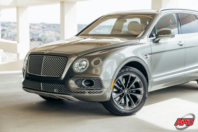 2017 Bentley Bentayga W12 Rear Seat Pkg