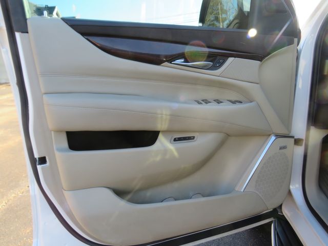 2017 Cadillac Escalade Luxury