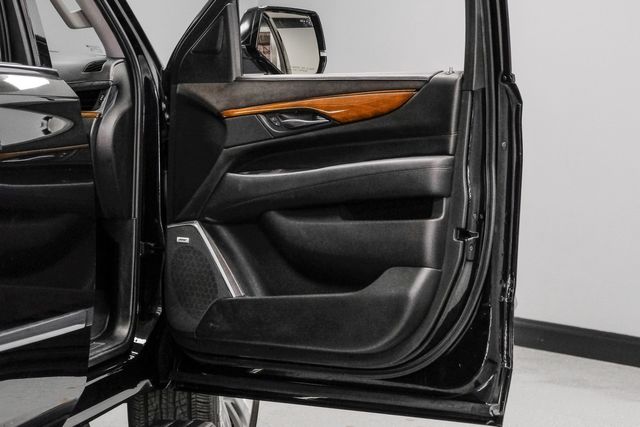 2017 Cadillac Escalade ESV Premium Luxury 4WD Moonroof RearDVD PowerSteps | Dallas, TX | Stevens Motor Company LLC 2017 Cadillac Escalade ESV Premium Luxury 4WD Moonroof RearDVD PowerSteps | Dallas, TX | Stevens Motor Company LLC