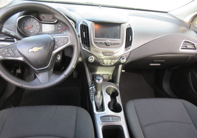 2017 Chevrolet Cruze LT Auto | south houston, TX | Carnes Motor Company 2017 Chevrolet Cruze LT Auto | south houston, TX | Carnes Motor Company