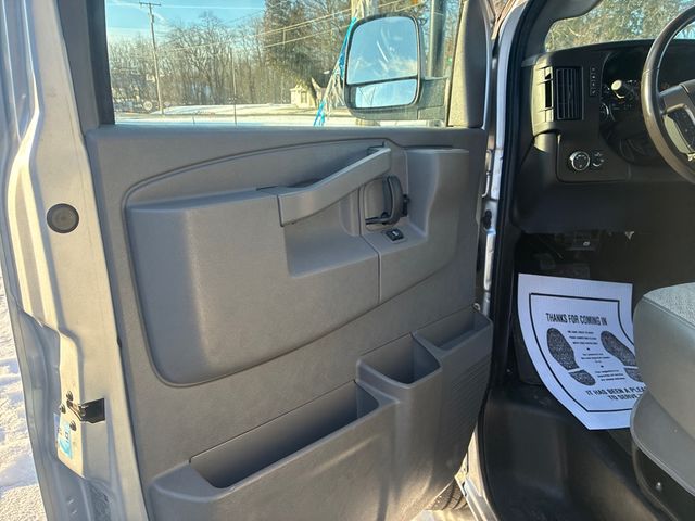 2017 Chevrolet Express LT 3500 15 PASSENGER | Ontario, OH | New Haven Auto Sales 2017 Chevrolet Express LT 3500 15 PASSENGER | Ontario, OH | New Haven Auto Sales