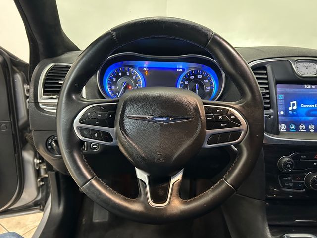 2017 Chrysler 300 Limited