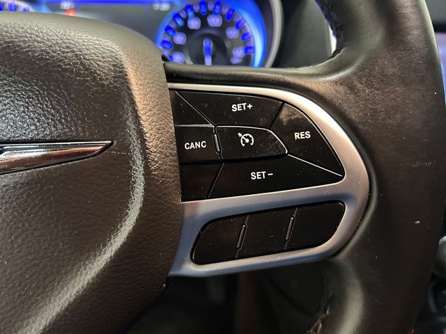 2017 Chrysler 300 Limited