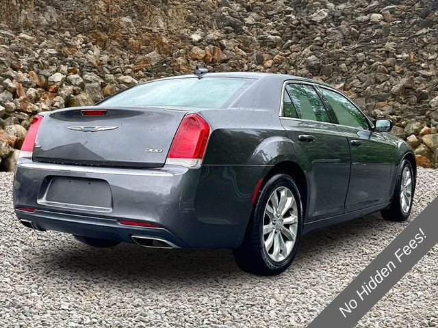 2017 Chrysler 300 Limited