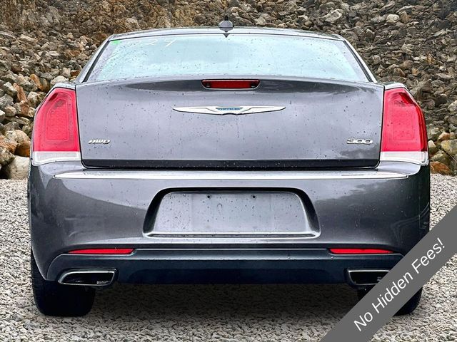 2017 Chrysler 300 Limited
