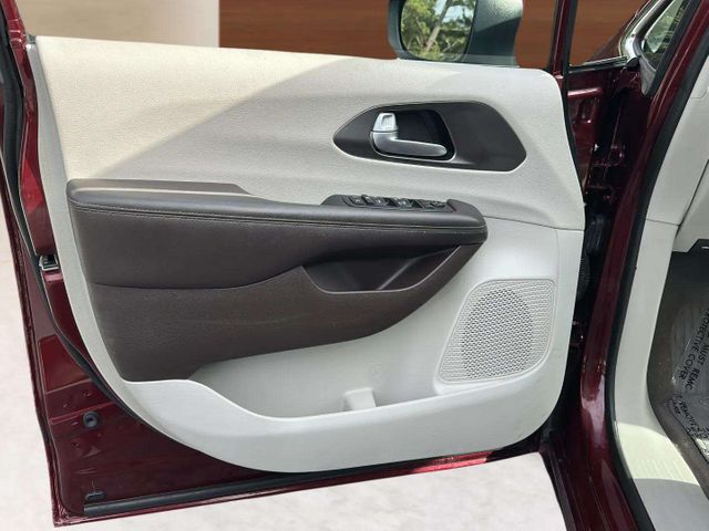 2017 Chrysler Pacifica Touring | Alpharetta, GA | Star Motors 2017 Chrysler Pacifica Touring | Alpharetta, GA | Star Motors