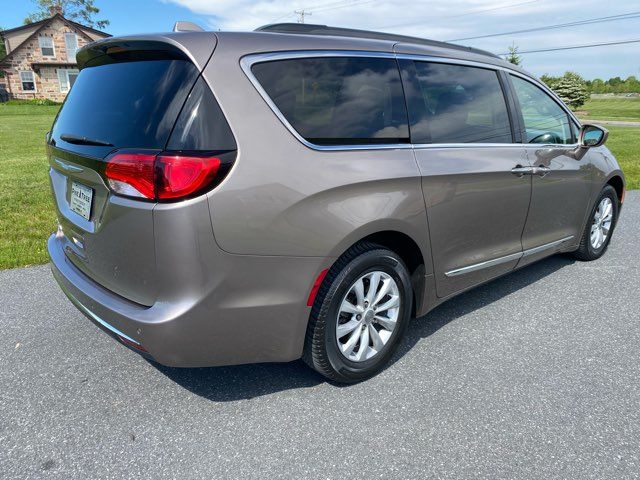 2017 Chrysler Pacifica Touring-L | Ephrata, PA | Pine Tree Motors