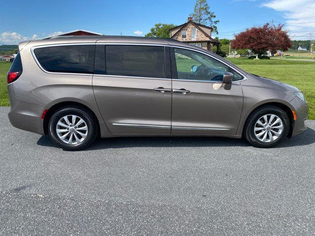 2017 Chrysler Pacifica Touring-L | Ephrata, PA | Pine Tree Motors 2017 Chrysler Pacifica Touring-L | Ephrata, PA | Pine Tree Motors