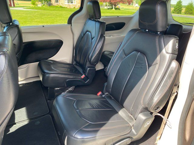 2017 Chrysler Pacifica Touring-L | Ephrata, PA | Pine Tree Motors 2017 Chrysler Pacifica Touring-L | Ephrata, PA | Pine Tree Motors