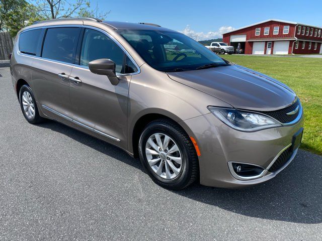 2017 Chrysler Pacifica Touring-L | Ephrata, PA | Pine Tree Motors