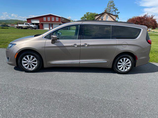 2017 Chrysler Pacifica Touring-L | Ephrata, PA | Pine Tree Motors