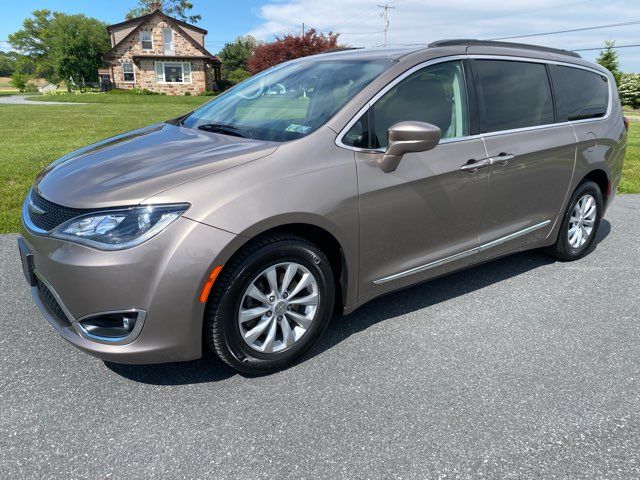 2017 Chrysler Pacifica Touring-L | Ephrata, PA | Pine Tree Motors