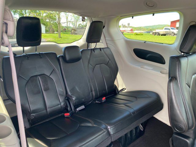 2017 Chrysler Pacifica Touring-L | Ephrata, PA | Pine Tree Motors