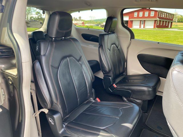 2017 Chrysler Pacifica Touring-L | Ephrata, PA | Pine Tree Motors 2017 Chrysler Pacifica Touring-L | Ephrata, PA | Pine Tree Motors