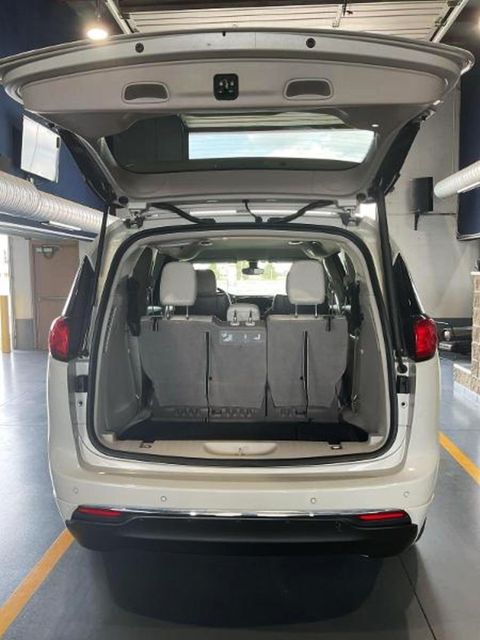 2017 Chrysler Pacifica Touring-L Braun Ability Mobility Van | Granite City, Illinois | MasterCars Company Inc.