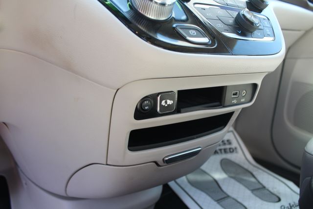 2017 Chrysler Pacifica Touring-L Braun Ability Mobility Van | Granite City, Illinois | MasterCars Company Inc. 2017 Chrysler Pacifica Touring-L Braun Ability Mobility Van | Granite City, Illinois | MasterCars Company Inc.