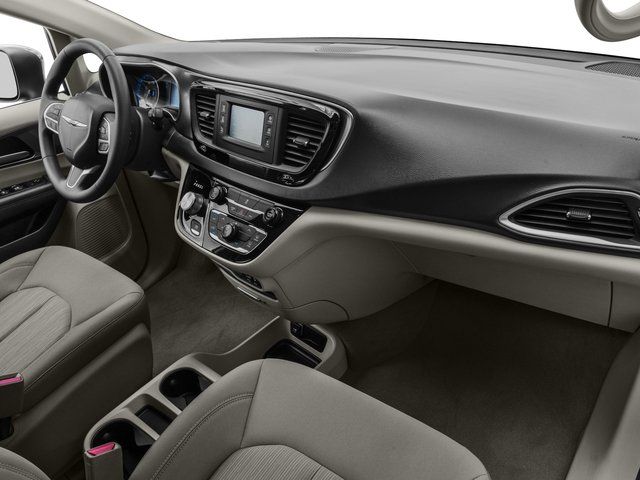 2017 Chrysler Pacifica Touring 3rd row