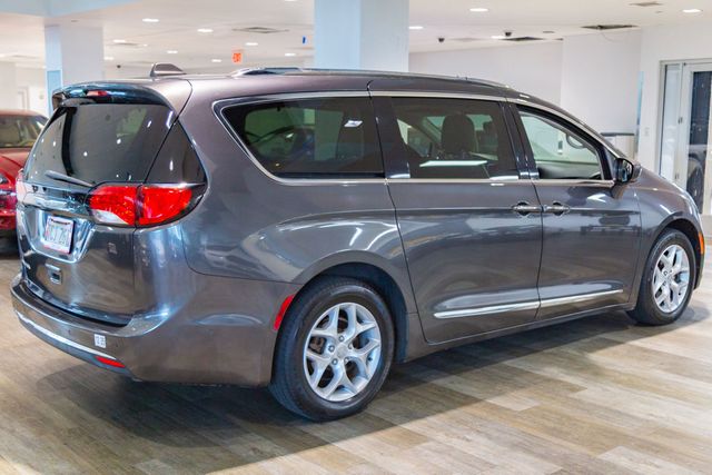 2017 Chrysler Pacifica Touring-L Plus