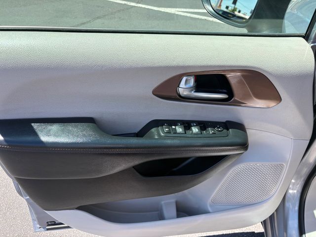 2017 Chrysler Pacifica LX