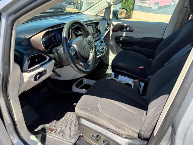 2017 Chrysler Pacifica LX 2017 Chrysler Pacifica LX
