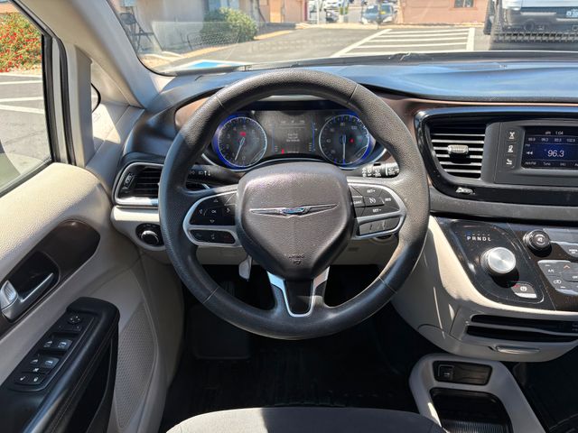 2017 Chrysler Pacifica LX 2017 Chrysler Pacifica LX