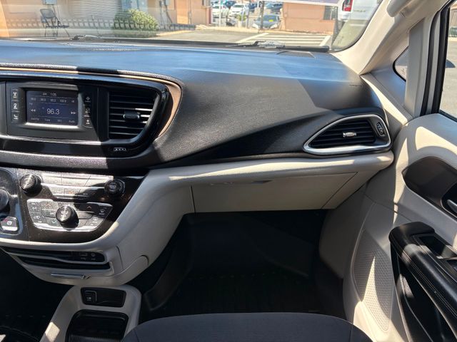 2017 Chrysler Pacifica LX