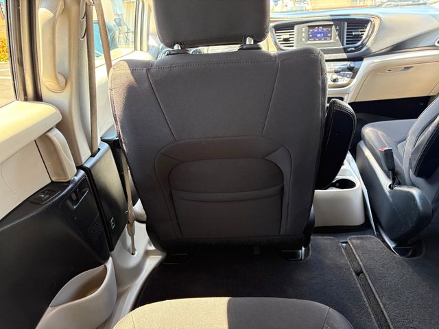 2017 Chrysler Pacifica LX 2017 Chrysler Pacifica LX
