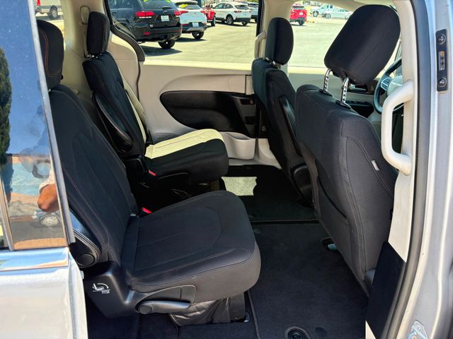 2017 Chrysler Pacifica LX 2017 Chrysler Pacifica LX