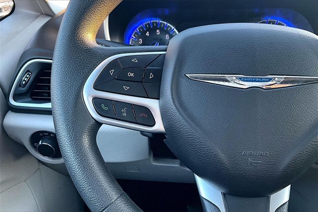 2017 Chrysler Pacifica LX