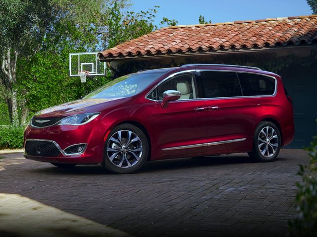 2017 Chrysler Pacifica Touring Plus | Naugatuck, Connecticut | A Better Way Wholesale Autos-CT