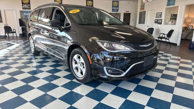 2017 Chrysler Pacifica Touring-L Plus | Rome, GA | Knight's Car Store