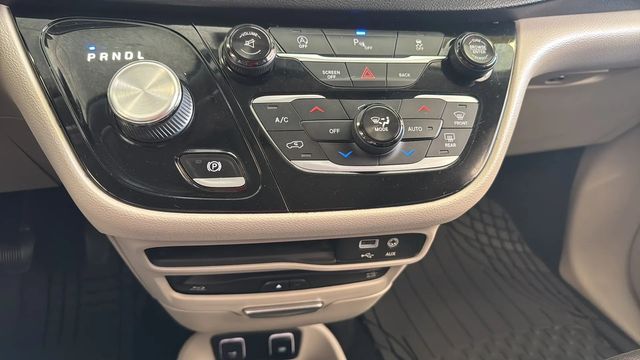 2017 Chrysler Pacifica Touring-L Plus | Rome, GA | Knight's Car Store 2017 Chrysler Pacifica Touring-L Plus | Rome, GA | Knight's Car Store