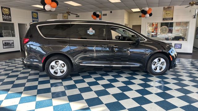 2017 Chrysler Pacifica Touring-L Plus | Rome, GA | Knight's Car Store