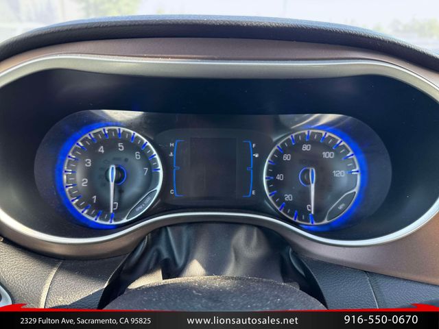 2017 Chrysler Pacifica Touring-L