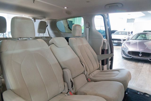 2017 Chrysler Pacifica Touring 3rd row