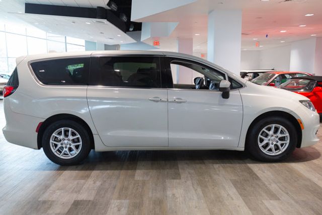2017 Chrysler Pacifica Touring 3rd row