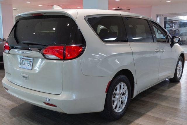 2017 Chrysler Pacifica Touring 3rd row