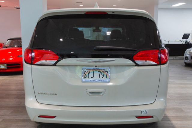 2017 Chrysler Pacifica Touring 3rd row