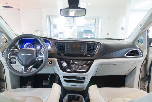 2017 Chrysler Pacifica Touring 3rd row