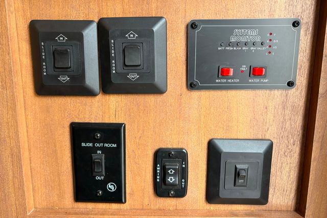 2017 Coachmen Catalina Legacy Edition | Roscoe, IL | Autoland Outlets 2017 Coachmen Catalina Legacy Edition | Roscoe, IL | Autoland Outlets