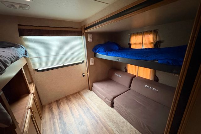 2017 Coachmen Catalina Legacy Edition | Roscoe, IL | Autoland Outlets