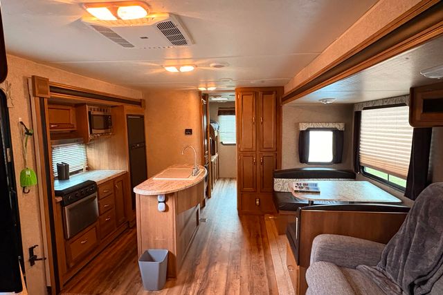 2017 Coachmen Catalina Legacy Edition | Roscoe, IL | Autoland Outlets