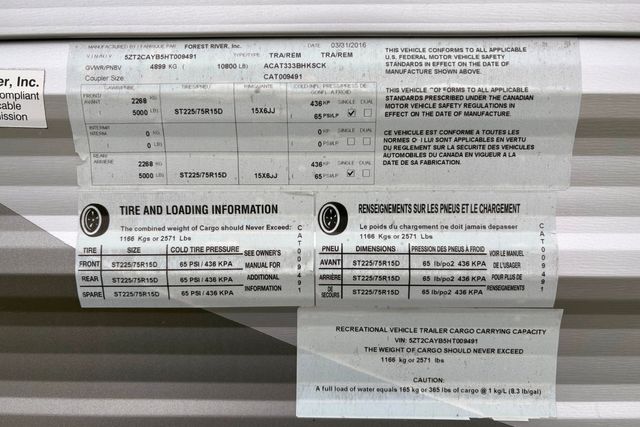 2017 Coachmen Catalina Legacy Edition | Roscoe, IL | Autoland Outlets