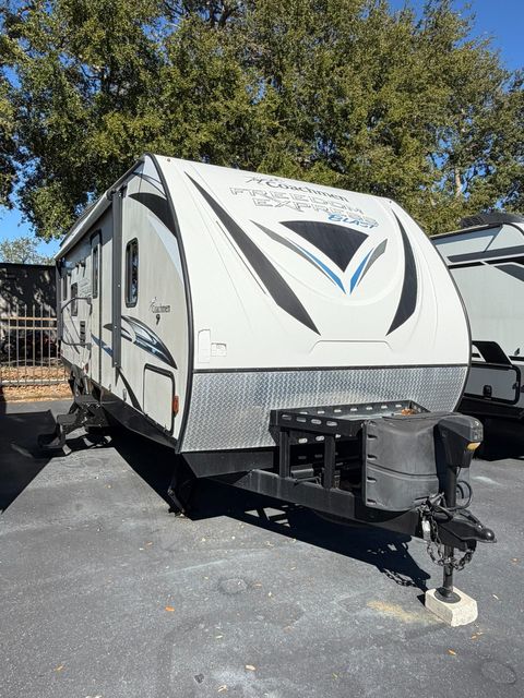 2017 Coachmen Freedom Express Blast 271BL  | Clearwater, Florida | R.V. World Inc