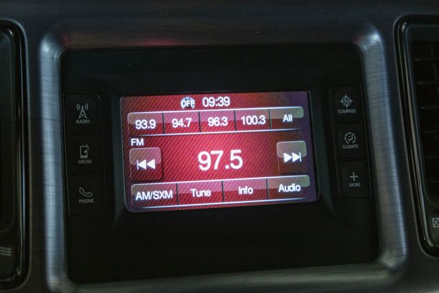 2017 Dodge Challenger R/T 5.7L V8 HEMI MDS 